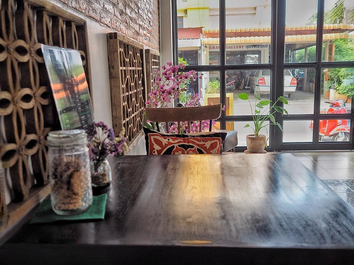 Hp House Cafe' Hotel Chiang Mai Exterior photo